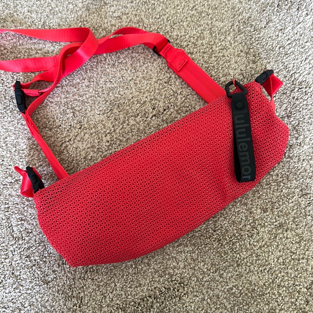 Lululemon belt bag red